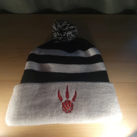BMO Raptors Hat - Picture 2 of 2